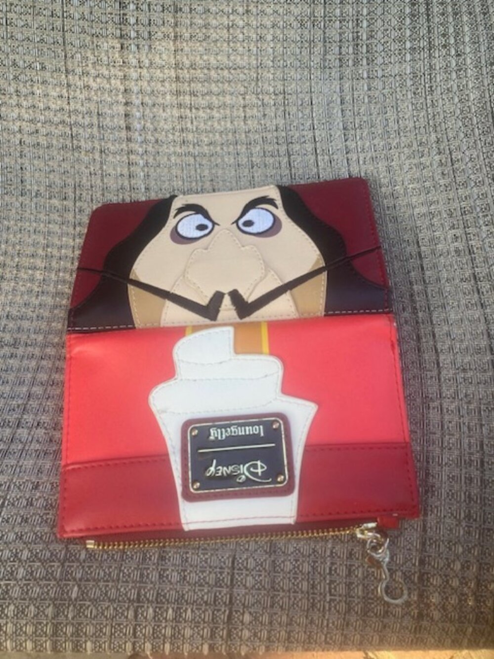 Disney, Lounge fly Peter Pan Captain Hook flap Wallet, very good condition